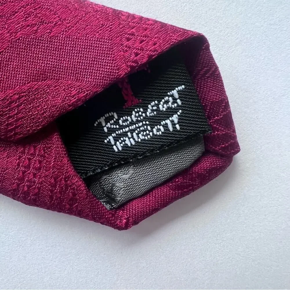 Robert Talbott Vintage Pure Silk Hand Sewn Golf Scene  Neck Tie Business Casual